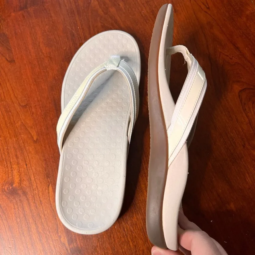 Vionic Tide II Flip Flop Sandal- Size 10 in White‎